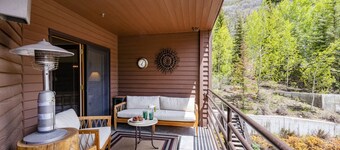 Fantastisk lägenhet med 1 säng steg från Deer Valley Skiing. Mysig eld, fantastisk utsikt.
