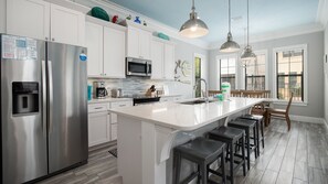 Fridge, microwave, oven, stovetop - 6-Seat Golf Cart ~ Pet Friendly ~ Community Pool (Miramar Beach)