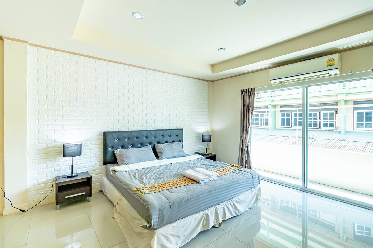 ห้องดีลักซ์ | Wi-Fi ฟรี, ผ้าปูที่นอน