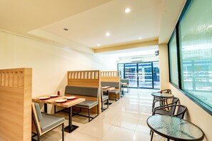 Daily local cuisine breakfast for a fee - Ice Residence Suvarnabhumi Airport Hotel (Bangkok)