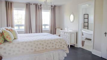 Habitación doble Deluxe, 1 cama Queen size, cocina | Ropa de cama de alta calidad y tabla de planchar con plancha