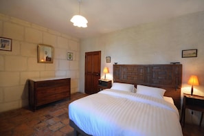 2 Schlafzimmer, Schreibtisch, Bügeleisen/Bügelbrett, WLAN