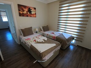 5 bedrooms, iron/ironing board, free WiFi, bed sheets