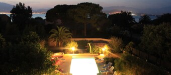 Superb villa with heated pool and private beach access