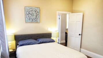 3 habitaciones, tabla de planchar con plancha, cuna de viaje y wifi