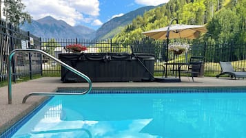 Outdoor pool, a heated pool