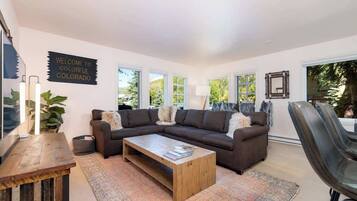 Smart TV, stereo, offices