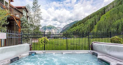 Tolle Innenstadtlage Ski-In-Ski-Out-Wohnung mit Whirlpool