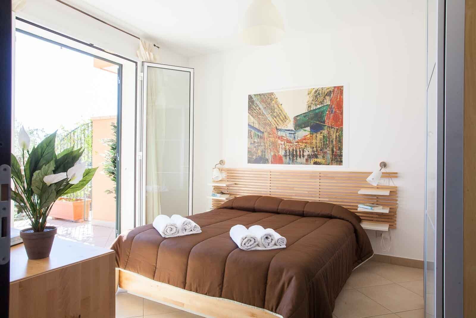 1 habitación y escritorio 