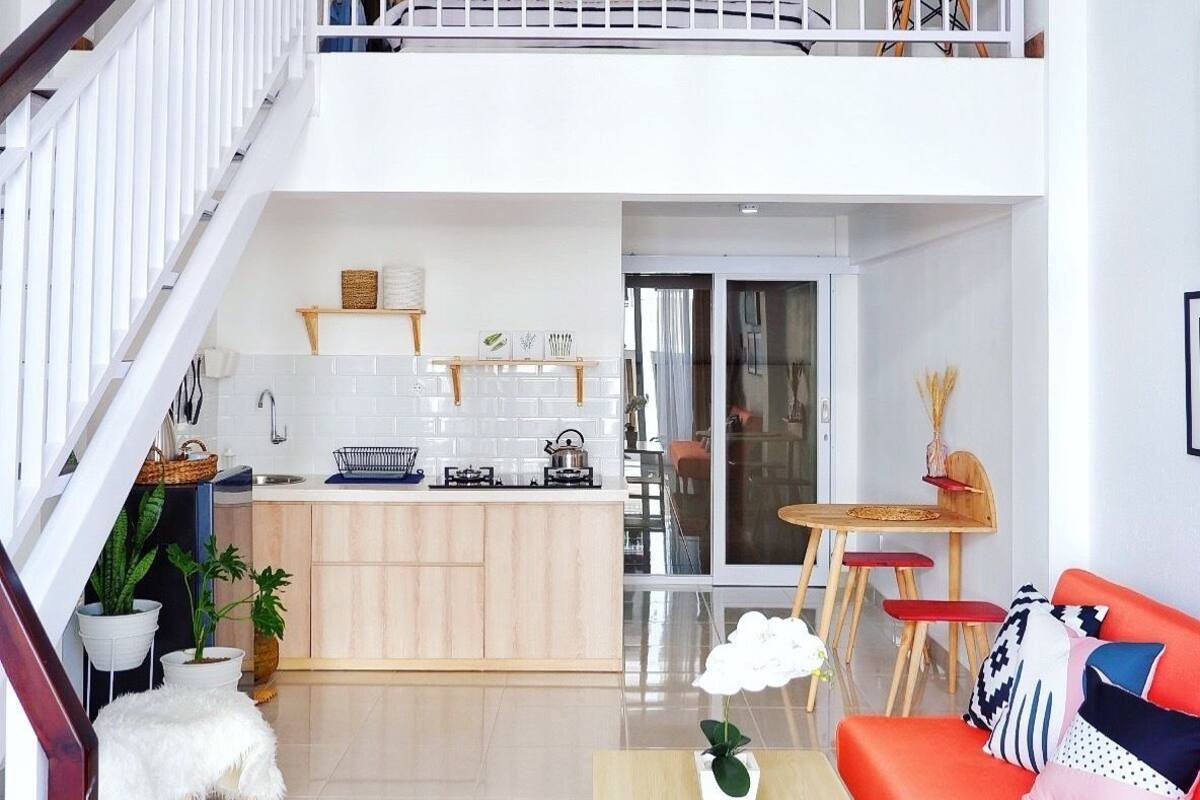 Comfort Studio, 1 King Bed | Living area