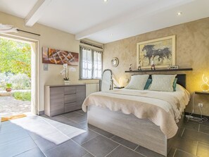 4 chambres, fer et planche à repasser, Internet gratuit