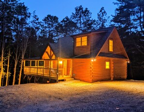 Exterior - Cabin life near Asheville/Hendersonville. Secluded but still convenient escape!
(Fletcher)
