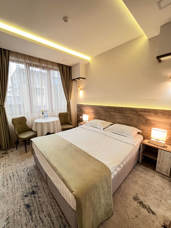 Standard Double Room | Egyptian cotton sheets, premium bedding, pillowtop beds, in-room safe - Regard Hotel Yerevan (Yerevan)