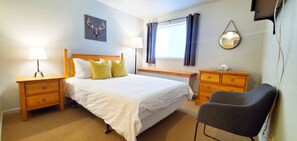 2 bedrooms, iron/ironing board, travel crib, free WiFi