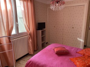 1 camera, ferro/asse da stiro, Wi-Fi gratuito, lenzuola