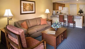 Televisio, DVD-soitin, pöytäjalkapallopöytä, pöytätennispöytä