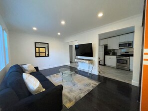 Smart TV, music library