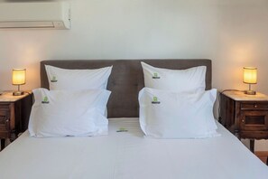 4 bedrooms, iron/ironing board, travel crib, free WiFi