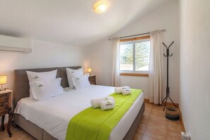 4 Schlafzimmer, Bügeleisen/Bügelbrett, Reisekinderbett, kostenloses WLAN