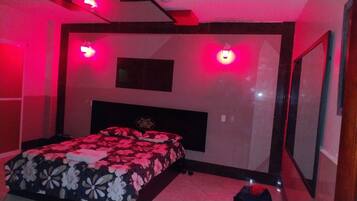 Rom – exclusive | Skrivebord, skrivebord for bærbar PC og strykejern/-brett