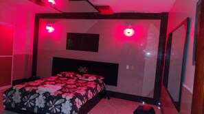 Exclusive Room | Desk, laptop workspace, iron/ironing board, free WiFi - Hostal Nuevo Amanecer (Coca)