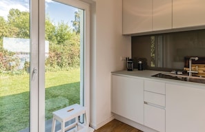 Refrigerador, placa de cocina, lavavajillas, cafetera/tetera