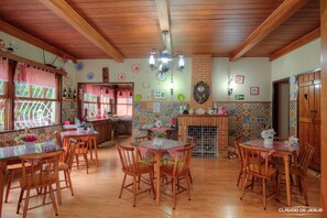 Desayuno buffet incluido todos los días 
