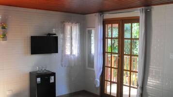 Chalé Triplo Superior Lírio | Hypo-allergenic bedding, minibar, free WiFi, bed sheets