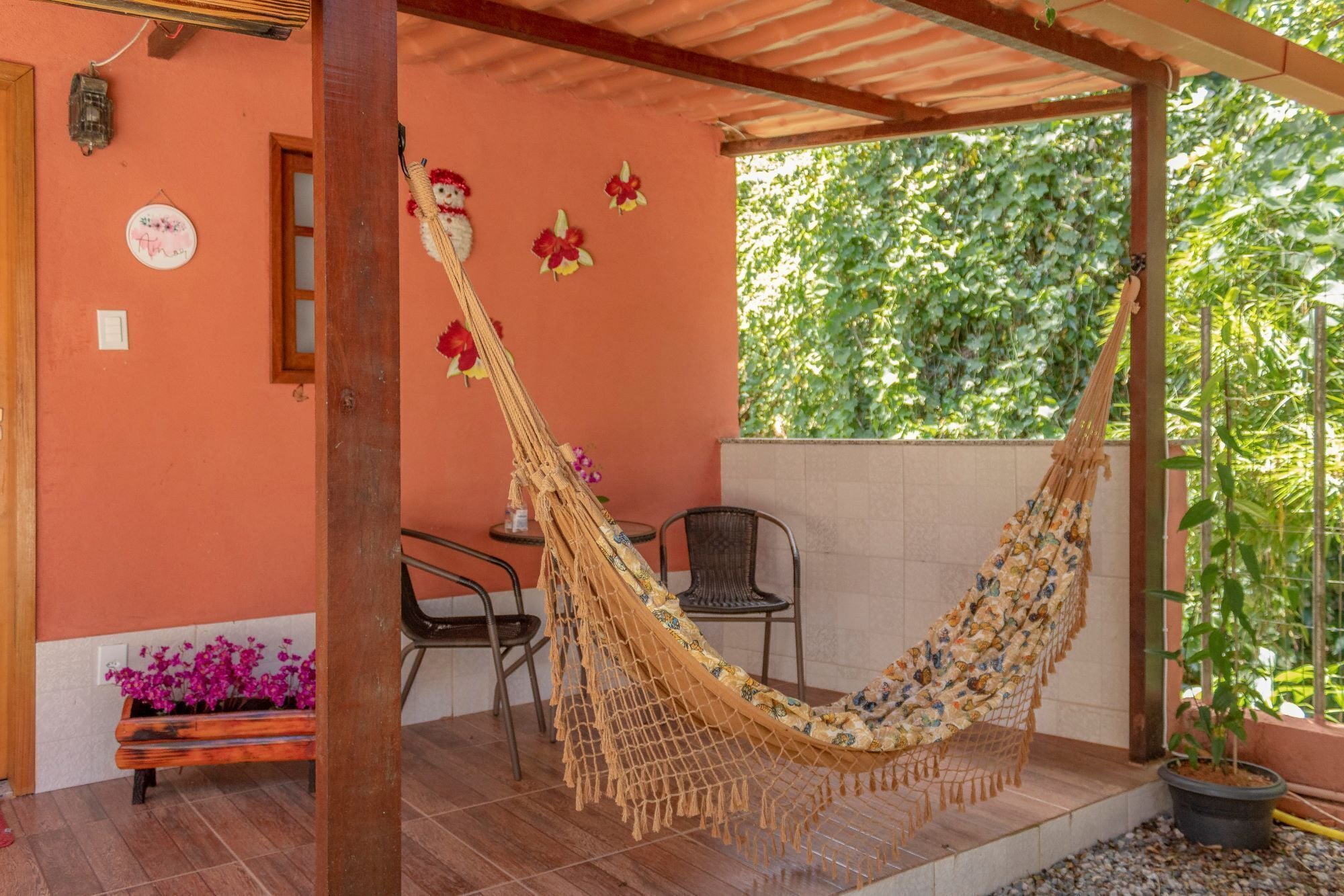 Chalé Superior Orquídea | Roupas de cama antialérgicas, frigobar, Wi-Fi de cortesia, roupa de cama