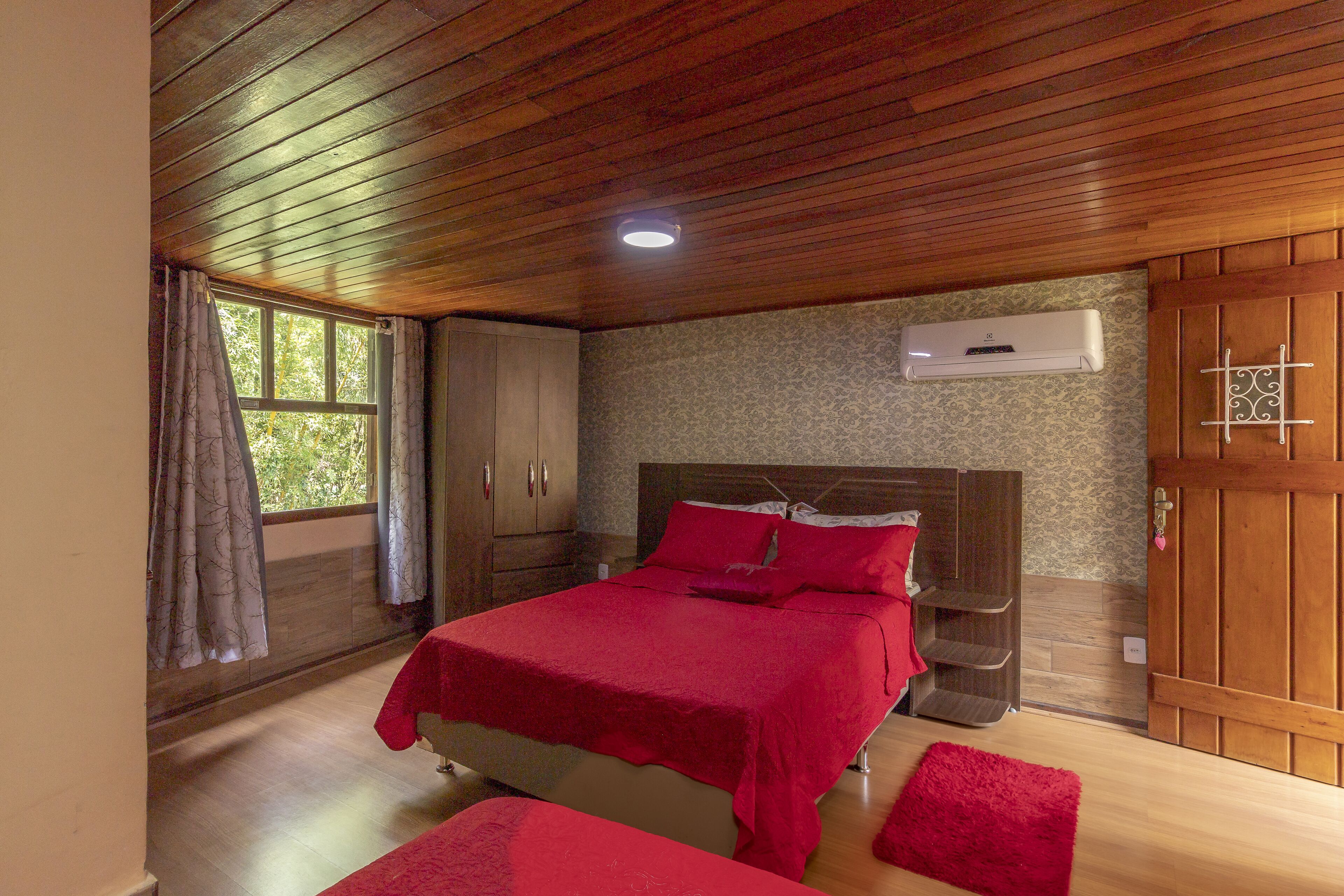 Family Room (Rosa) | Hypo-allergenic bedding, minibar, free WiFi, bed sheets