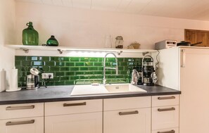 Kühlschrank, Herdplatte, Geschirrspüler