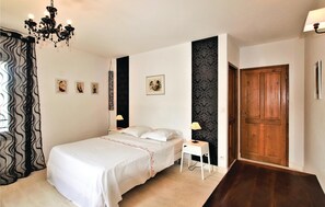 3 bedrooms, free WiFi, bed sheets