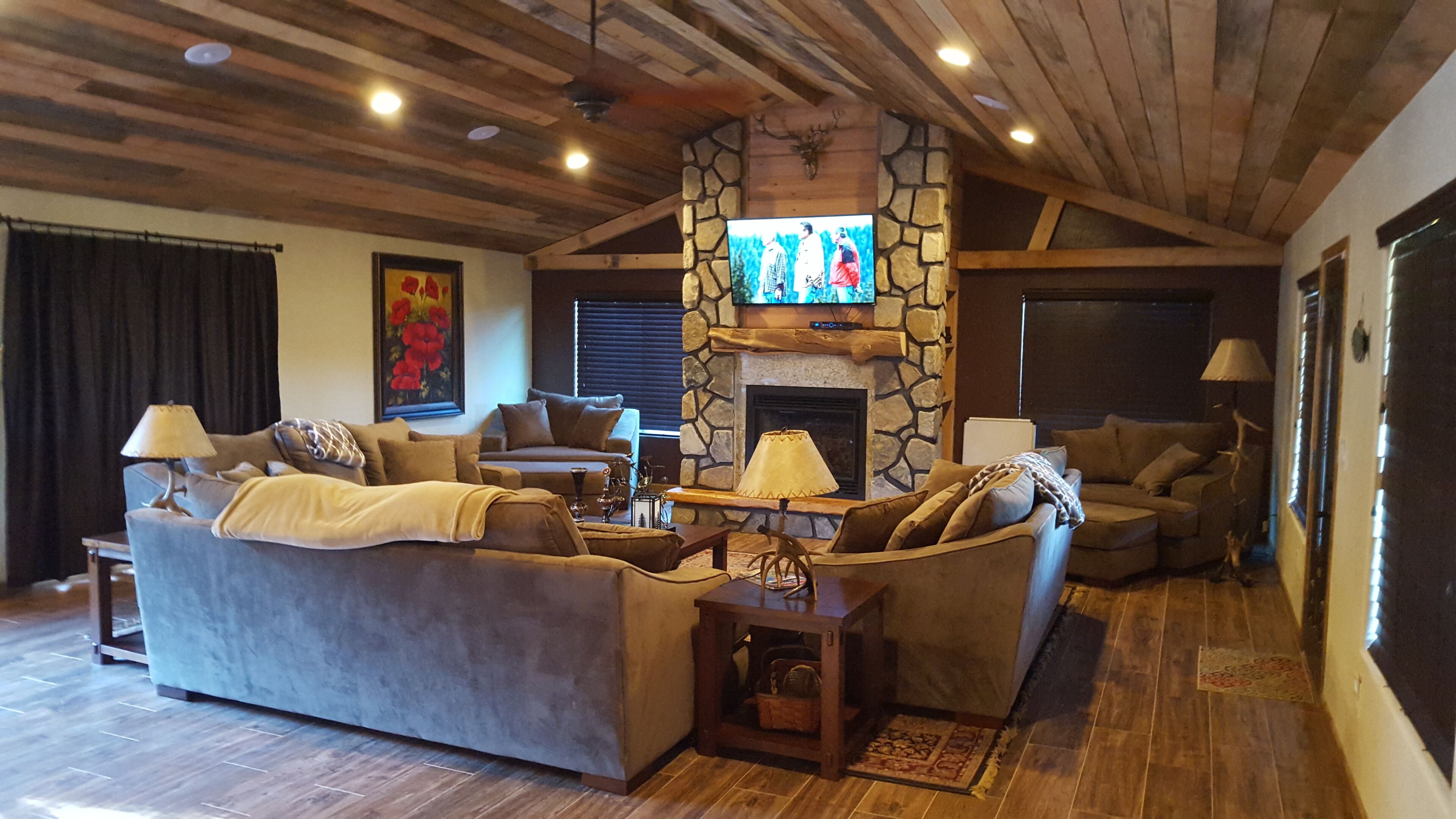 Smart-TV, Kamin, DVD-Player, Videothek