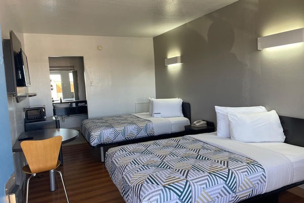 WiFi (free), bed sheets