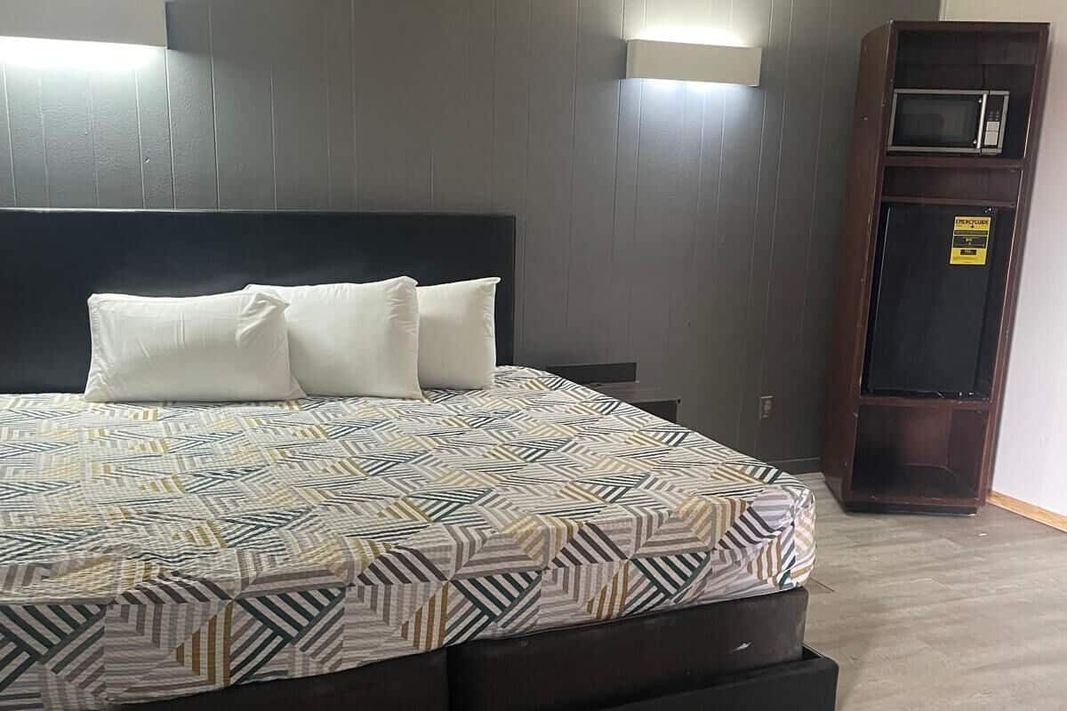 Free WiFi, bed sheets