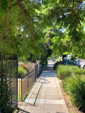 Property grounds - Live Like a Local, Explore Like a Tourist in San Diego's Golden Hill! (San Diego)