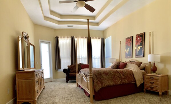 5 bedrooms, iron/ironing board, free WiFi, bed sheets