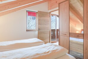 3 bedrooms, free WiFi, bed sheets