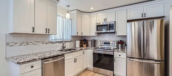 Close to Denver, Boulder and mountains! Up to 10 guests-5 beds! Foosball, games.