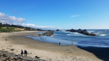 靠近海滩