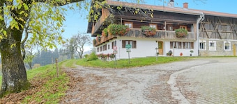 Holiday Apartment "Sommerwind" with Mountain View, Garden & Balcony