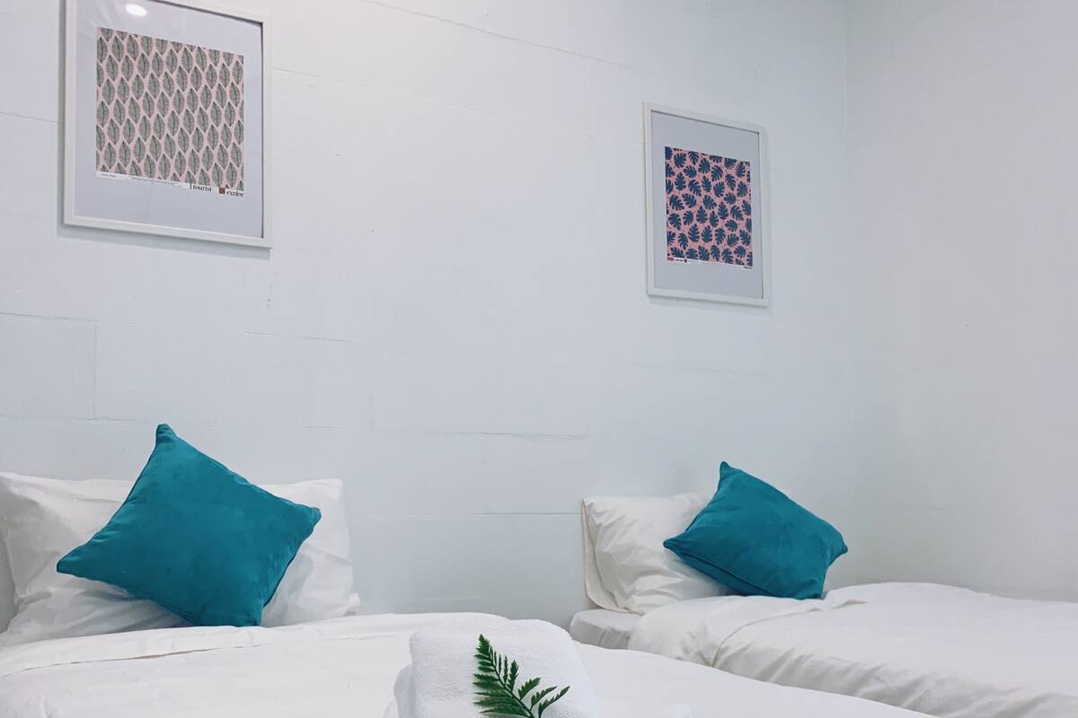 Superior Twin Room | Desk, blackout drapes, soundproofing, iron/ironing board (on request)