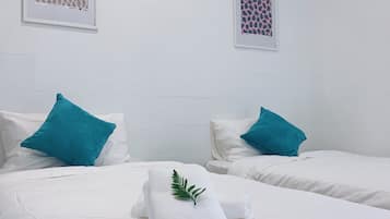 Superior Twin Room | 1 bedroom, desk, blackout drapes, soundproofing