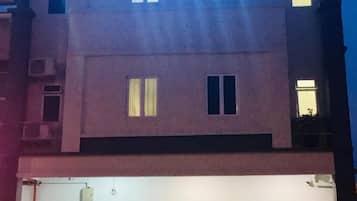 Pintu masuk properti