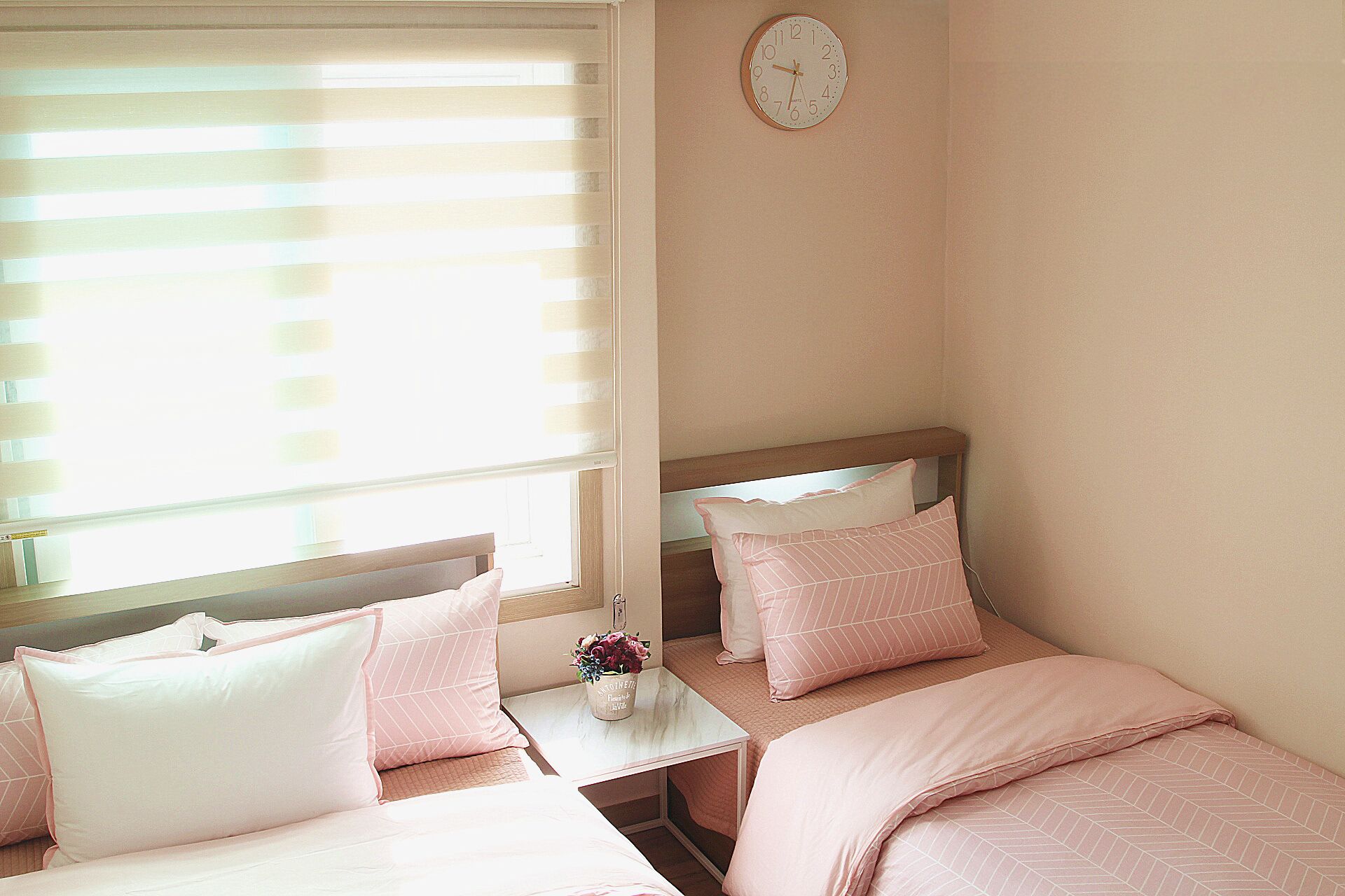 스탠다드룸, 침대(여러 개), 금연 (외국인 전용) | 거실