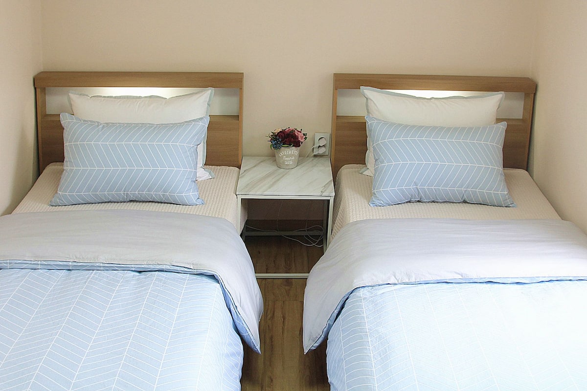 Standard Double Room, 2 Twin Beds, Non Smoking (Foreigner Only) | 免费 WiFi