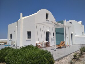 House, 3 Bedrooms, Sea View | Terrace/patio