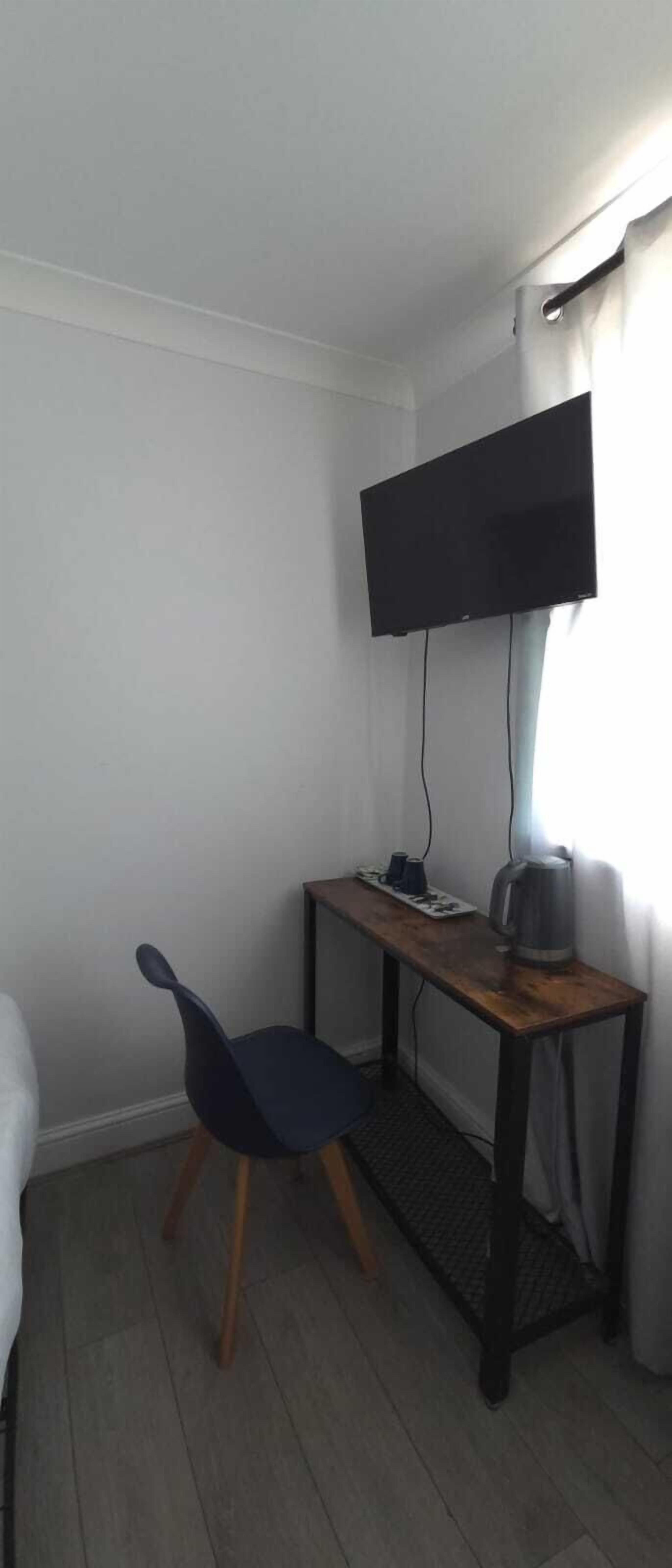 Photo - Golders Park Hotel