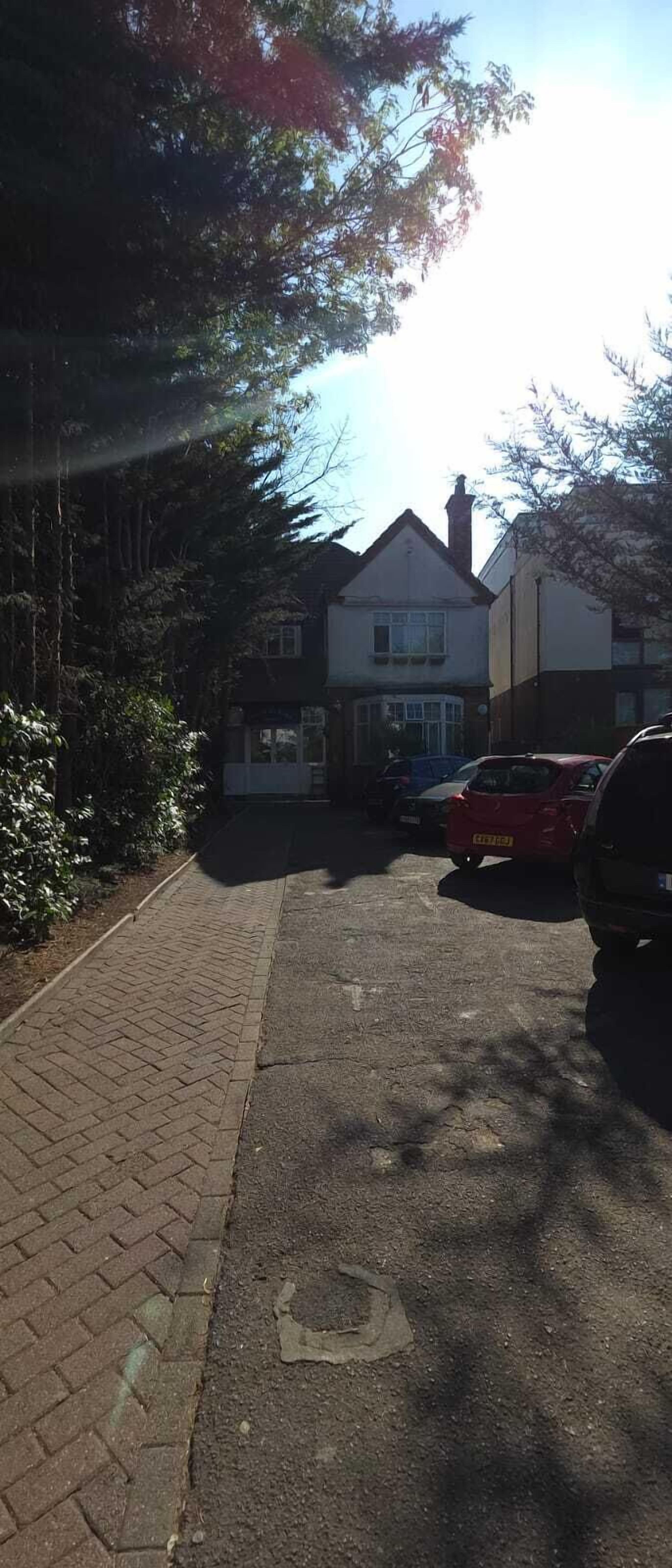 Photo - Golders Park Hotel