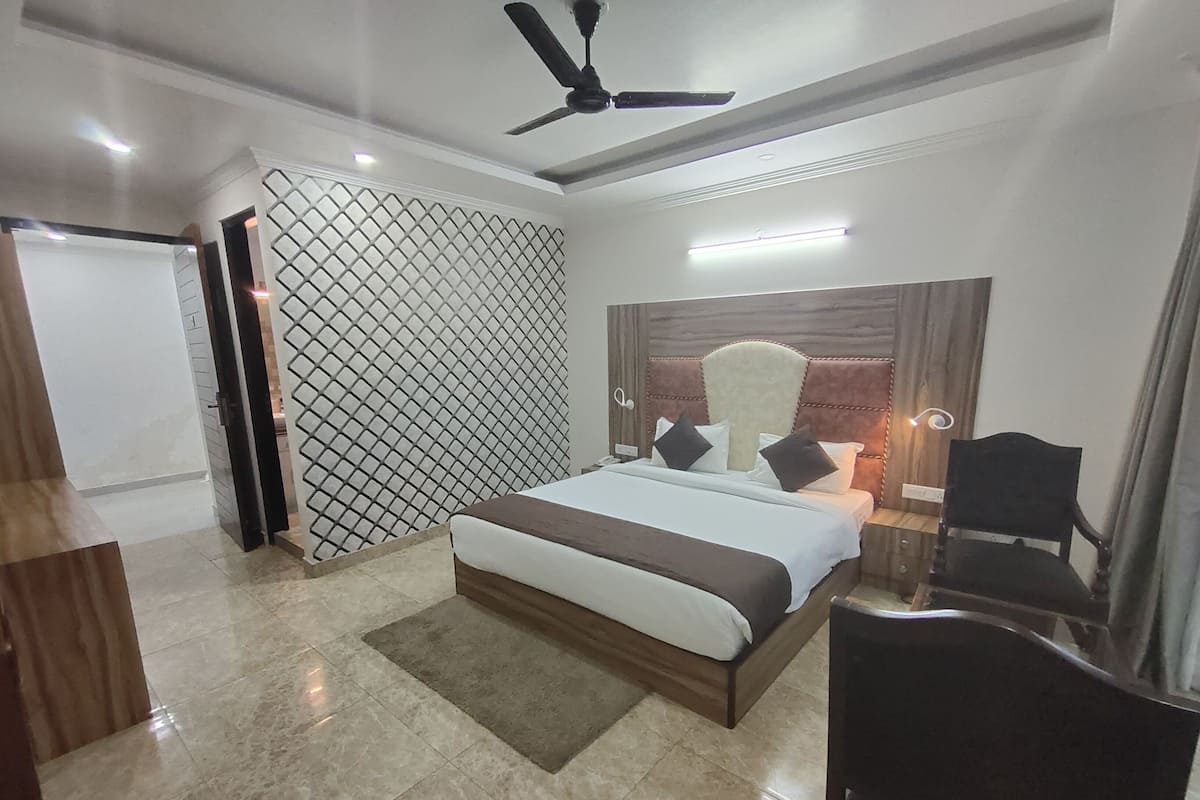 Deluxe Room | 2 bedrooms, Egyptian cotton sheets, premium bedding, Select Comfort beds
